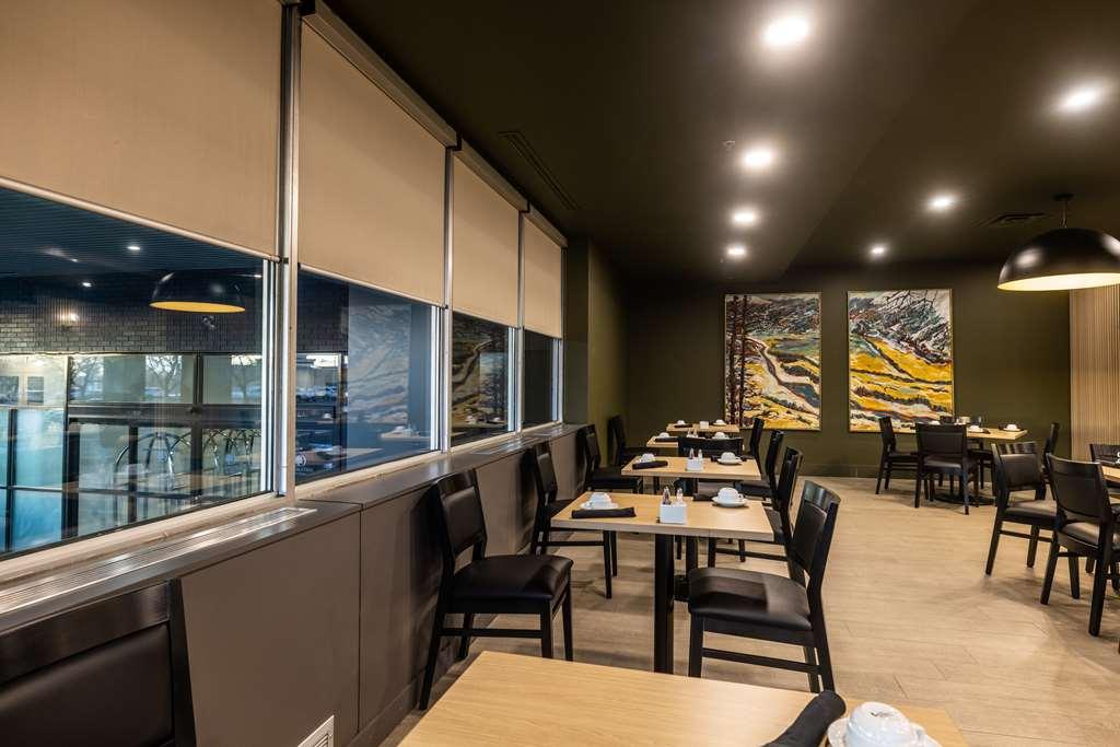 Hotel Doubletree By Hilton Calgary North Restaurante foto