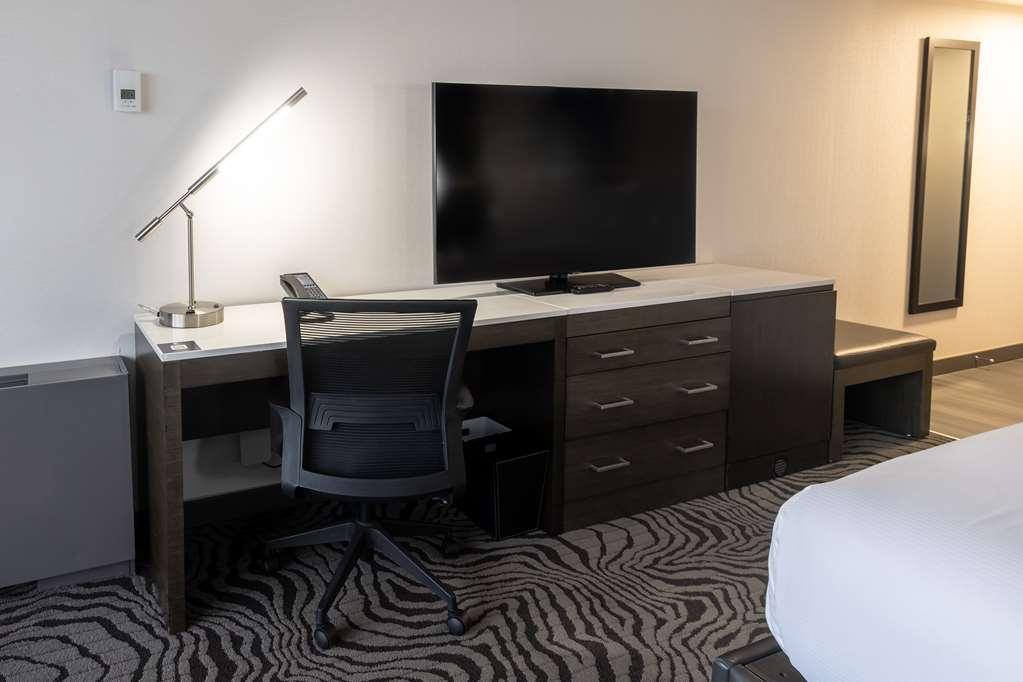 Hotel Doubletree By Hilton Calgary North Habitación foto