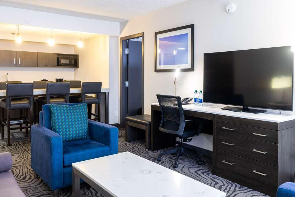 Hotel Doubletree By Hilton Calgary North Habitación foto