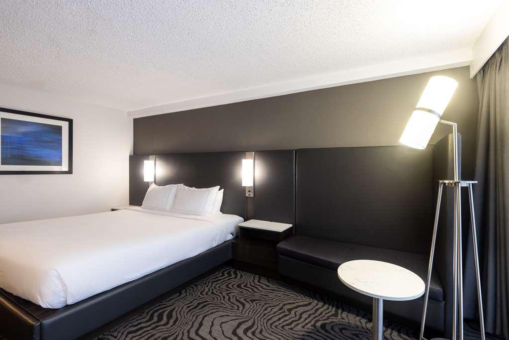 Hotel Doubletree By Hilton Calgary North Habitación foto