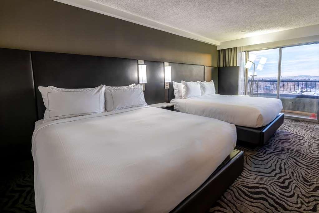 Hotel Doubletree By Hilton Calgary North Habitación foto
