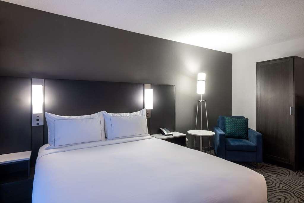 Hotel Doubletree By Hilton Calgary North Habitación foto