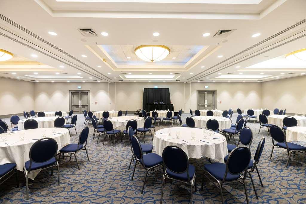 Hotel Doubletree By Hilton Calgary North Facilidades foto
