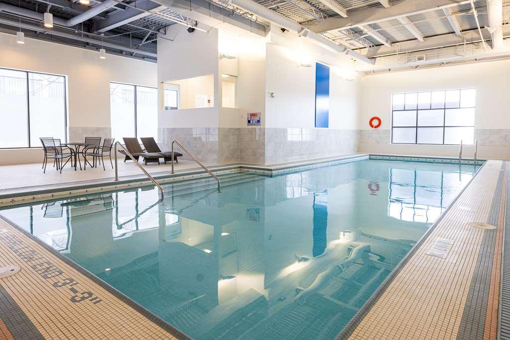Hotel Doubletree By Hilton Calgary North Facilidades foto