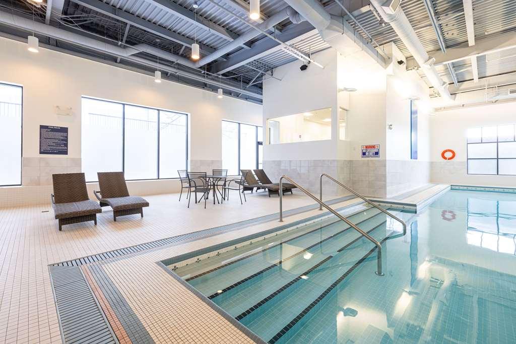 Hotel Doubletree By Hilton Calgary North Facilidades foto