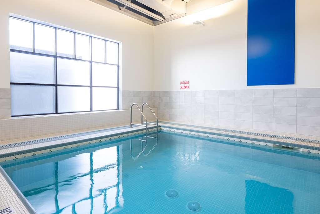 Hotel Doubletree By Hilton Calgary North Facilidades foto